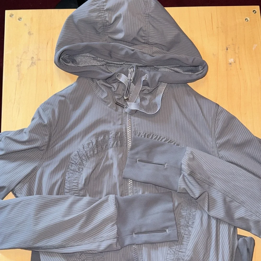 Lululemon Dance Studio Jacket III
Soot Light/Size 4 - Picture 5 of 8